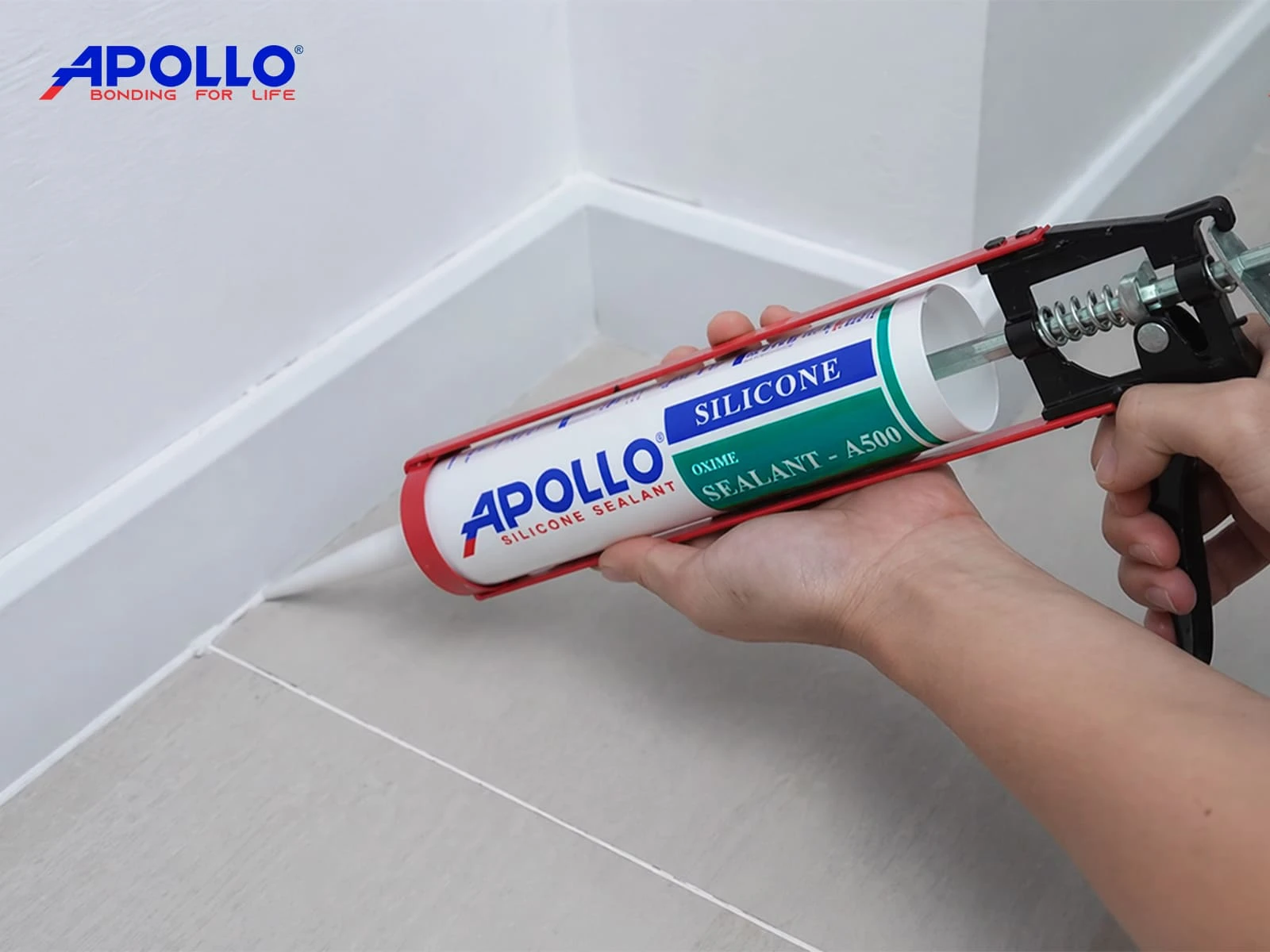 Apollo Silicone A500 giúp ngăn ngừa hoàn toàn hiện tượng nước thấm ở khe tiếp giáp sàn gạch và tường